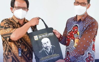 Kunjungan SMA Kolese Loyola ke Universitas Negeri Semarang