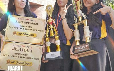 Juara 1 Kompetisi Debat Piala Walikota 2025 yang diselenggarakan oleh SCU