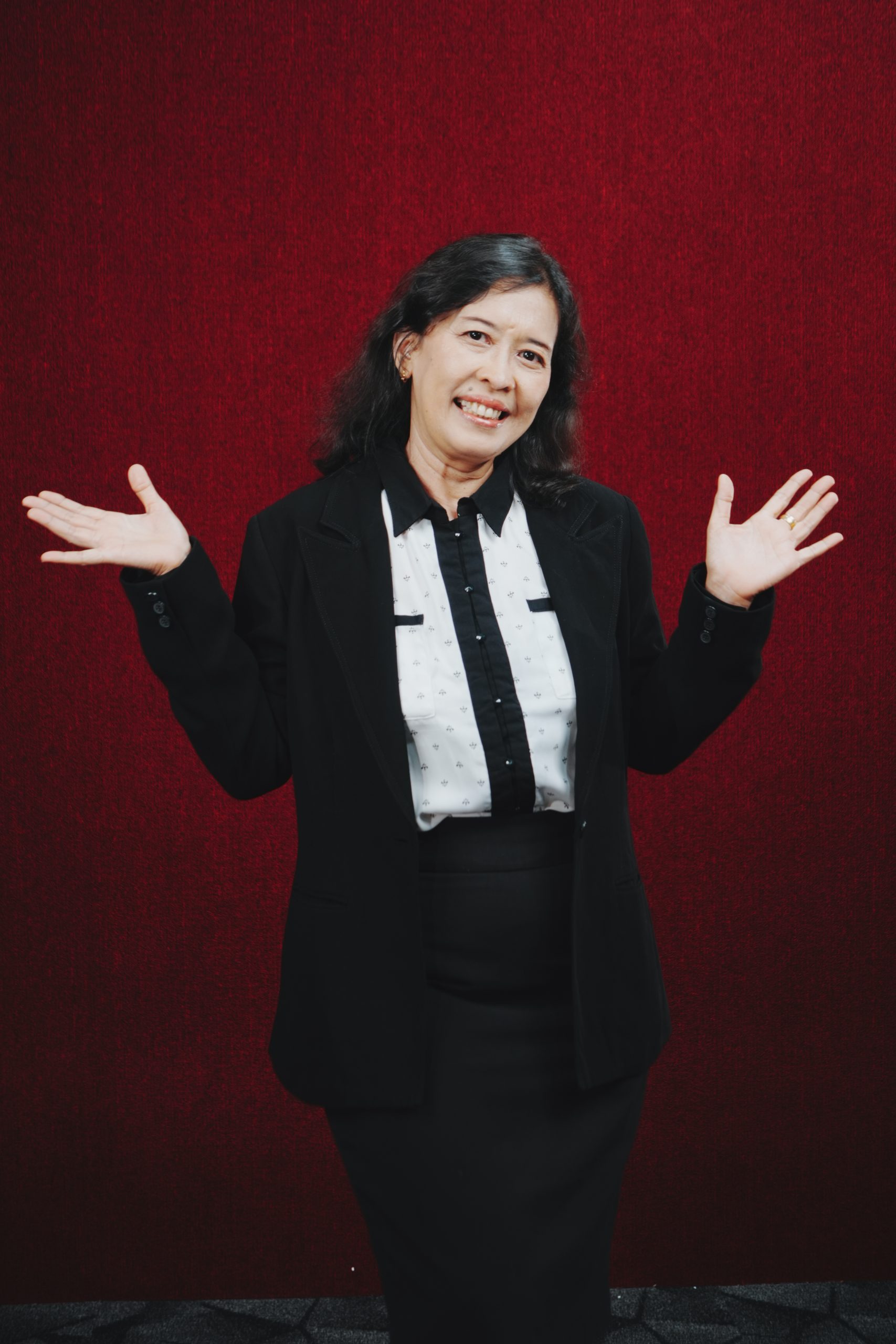 Bu Dewi